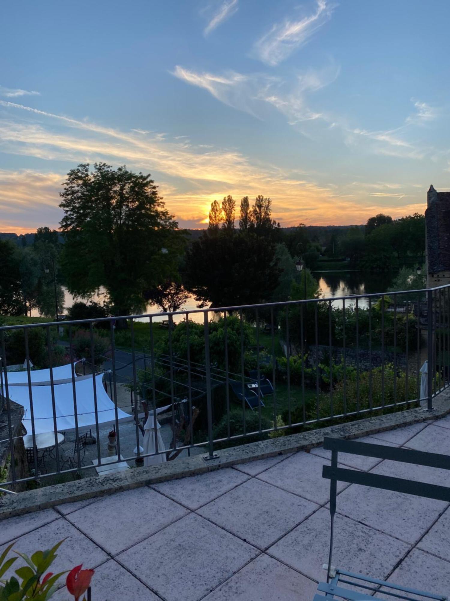 Hotel-Restaurant Cote Rivage Badefols-sur-Dordogne Exterior photo